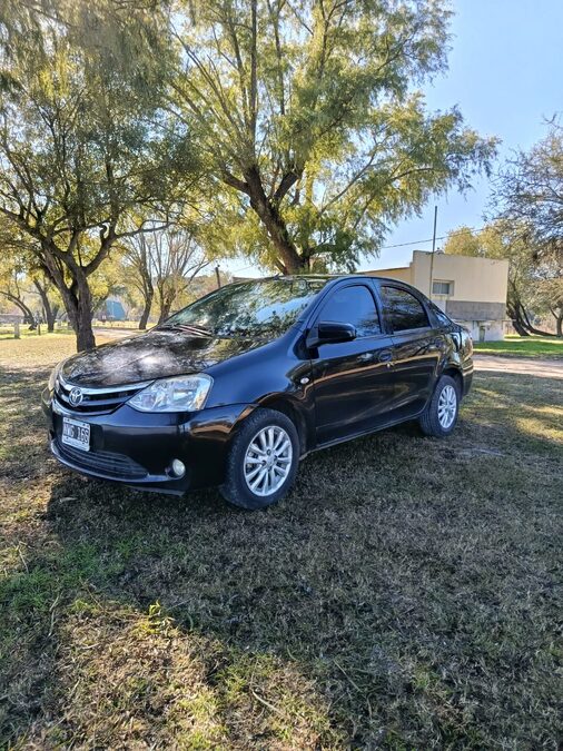 TOYOTA ETIOS XLS 2014
