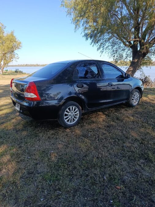 TOYOTA ETIOS XLS 2014