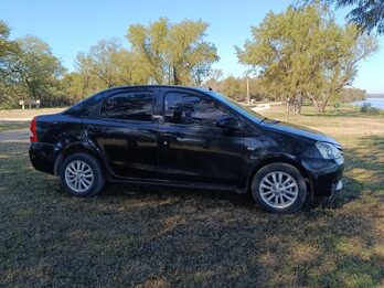 TOYOTA ETIOS XLS 2014