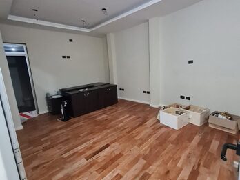 Oficina nueva en C. Cívico/Parque