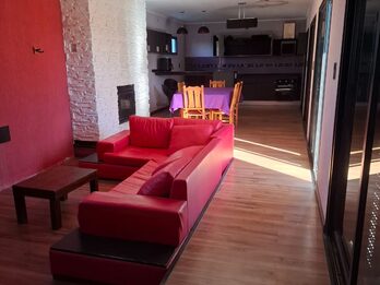 CASA/QUINTA MUY AMPLIA IDEAL "REUNIONES"