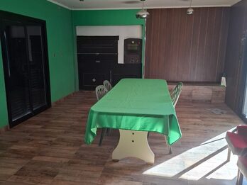 CASA/QUINTA MUY AMPLIA IDEAL "REUNIONES"