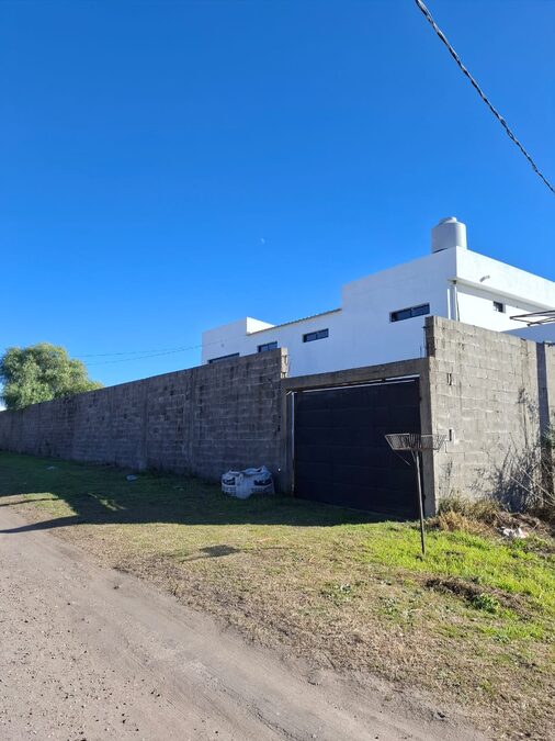 CASA/QUINTA MUY AMPLIA IDEAL "REUNIONES"
