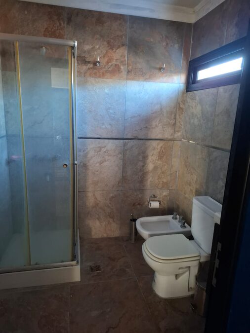 CASA/QUINTA MUY AMPLIA IDEAL "REUNIONES"