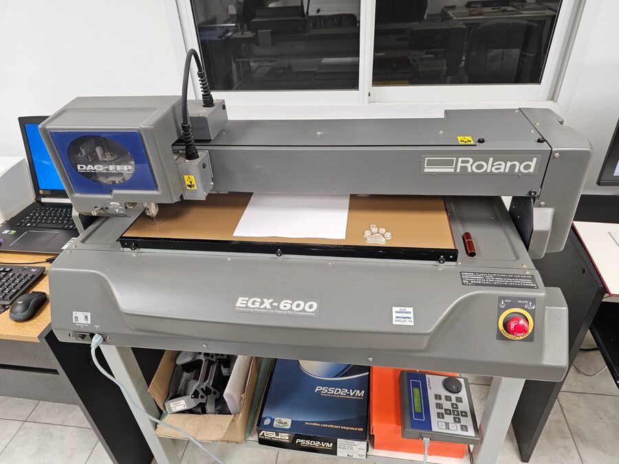 VENDO CNC ROLAND  EGX-600 DE 60 X 40  IMPECABLE CON ACCESORIOS ORIGINALES