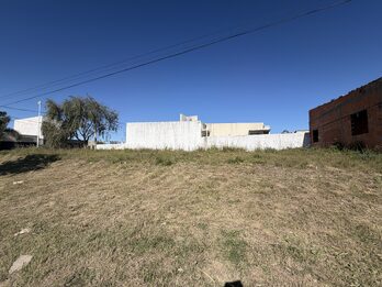 TERRENO DE 600 m² CON EDIFICACIÓN | SAN BENITO | LISTO PARA ESCRITURAR