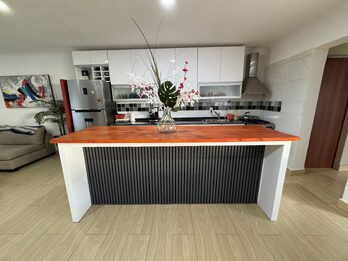 CASA MODERNA DE 3 DORMITORIOS CON PILETA | ZONA THOMPSON