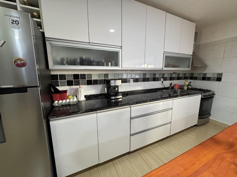 CASA MODERNA DE 3 DORMITORIOS CON PILETA | ZONA THOMPSON