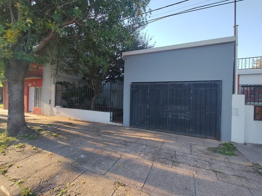 CASA DE 3 DORMITORIOS | APTA CRÉDITO - 25 de Junio y Juramento