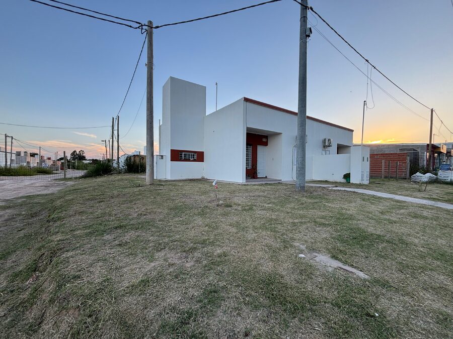 CASA A ESTRENAR DE 1 DORMITORIO - Zona Miguel David y Caputto