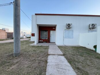 CASA A ESTRENAR DE 1 DORMITORIO - Zona Miguel David y Caputto