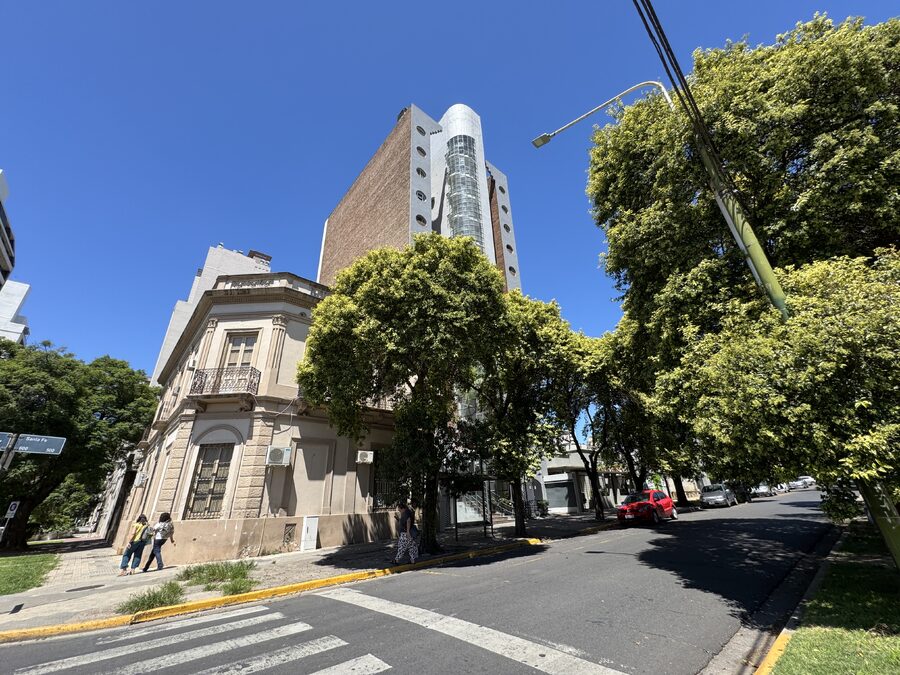 SEMI PISO DE 2 DORMITORIOS CON COCHERA | PARQUE URQUIZA