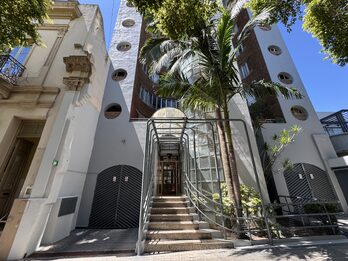 SEMI PISO DE 2 DORMITORIOS CON COCHERA | PARQUE URQUIZA
