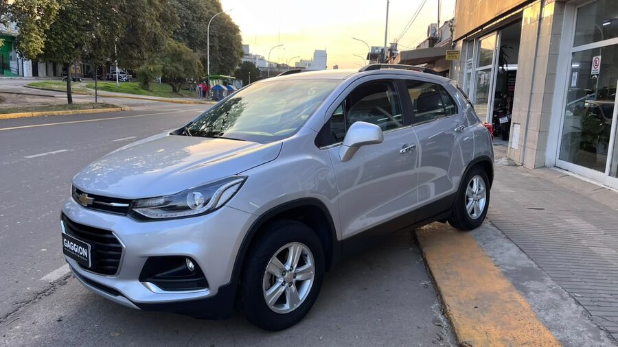 Excelente Chevrolet Tracker 1.8 LTZ Premier 4x2 GNC / 2018