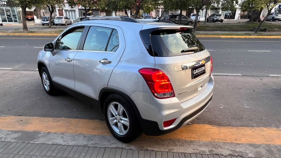 Excelente Chevrolet Tracker 1.8 LTZ Premier 4x2 GNC / 2018