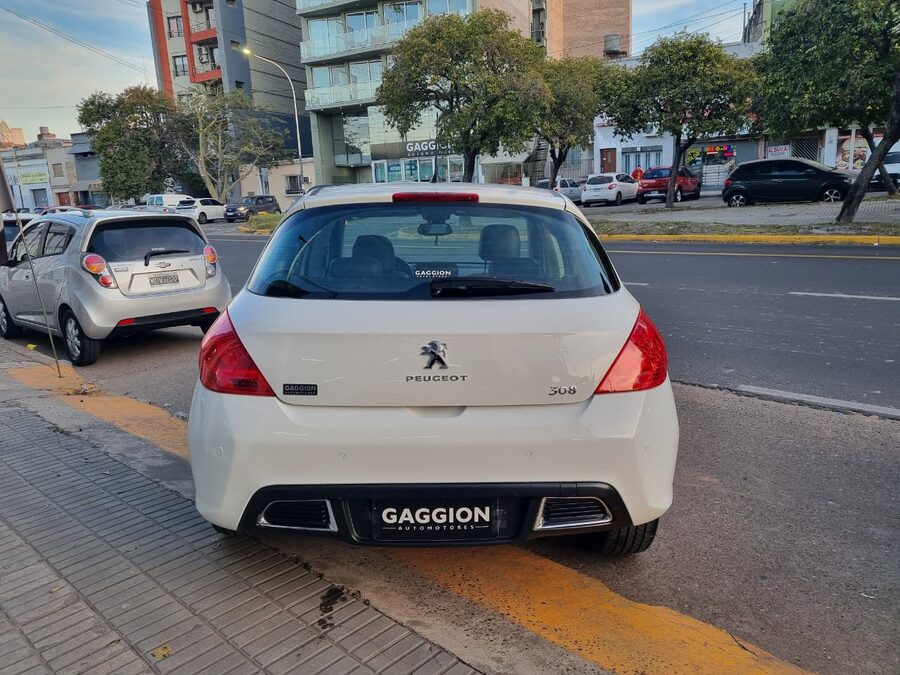 Peugeot 308 Feline 2.0N / 2013