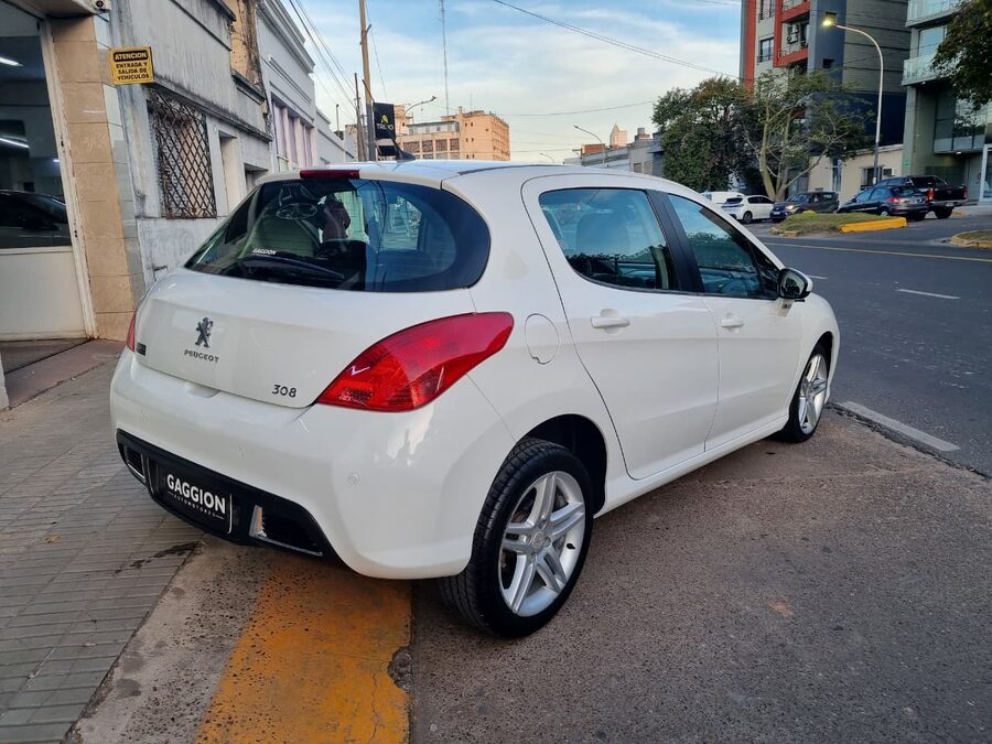 Peugeot 308 Feline 2.0N / 2013