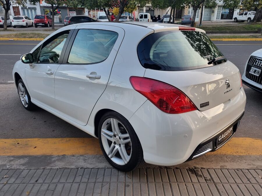 Peugeot 308 Feline 2.0N / 2013