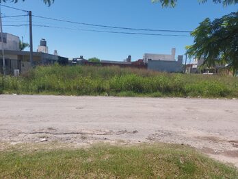 2 Lotes en Calle Garrigo a mts de Crislogo Larralde ( precio individual)
