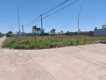 2 Lotes en Calle Garrigo a mts de Crislogo Larralde ( precio individual)