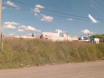 2 Lotes en Calle Garrigo a mts de Crislogo Larralde ( precio individual)