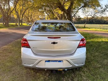 Chevrolet Onix Plus 1.4 MT Joy Black