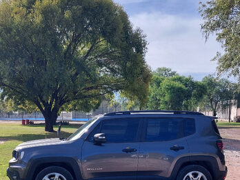 Jeep Renegade Sport AT.  Impecable!!