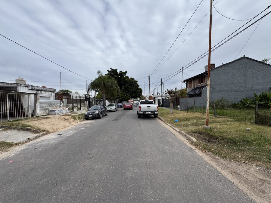 VENDO GALPON - ZONA BLAS PARERA Y REGIS MARTINEZ