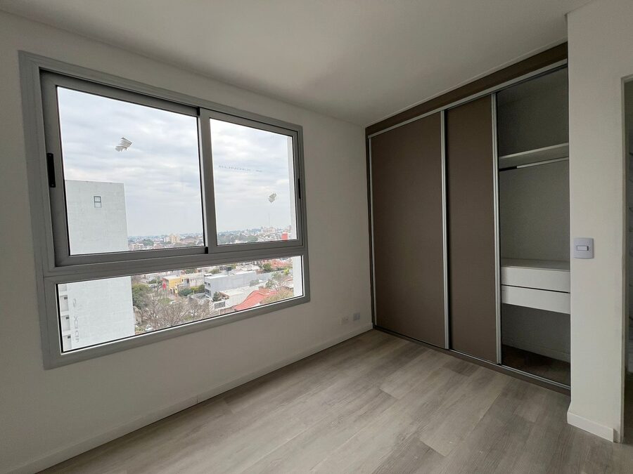 25 de mayo 613 3er piso. Se Alquila Departamento con Amenities