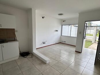 VENTA CASA. GOBERNADOR FAUSTINO PARERA 2336