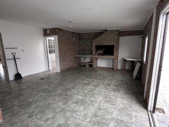VENTA CASA. GOBERNADOR FAUSTINO PARERA 2336
