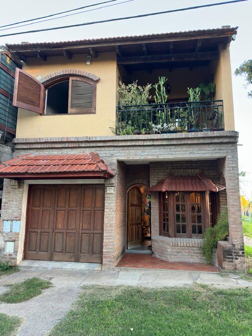 VENTA CASA. G. DEAN FUNES 2118