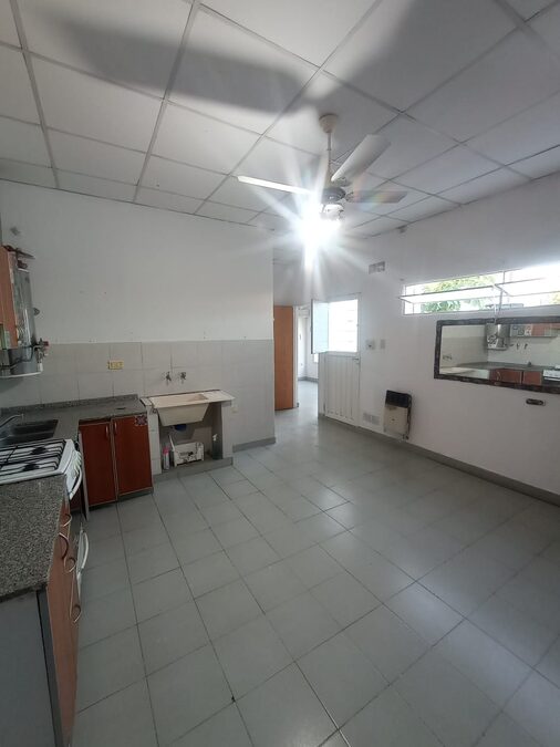 Alquilo departamento interno 1er piso de 2 dormitorios