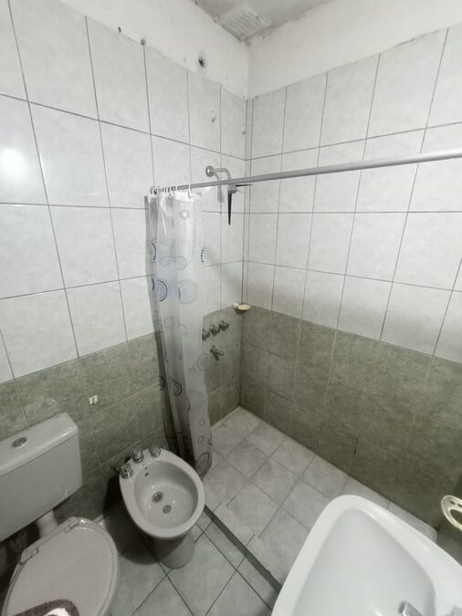Alquilo departamento interno 1er piso de 2 dormitorios