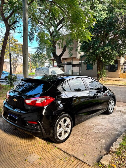 Vendo Chevrolet Cruze LT. 2017. 1.4 Turbo. 5puertas. Excelente estado.