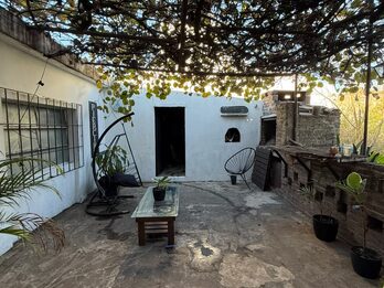 Zona Av. Zanni y Provincias Unidas - Casa en Venta