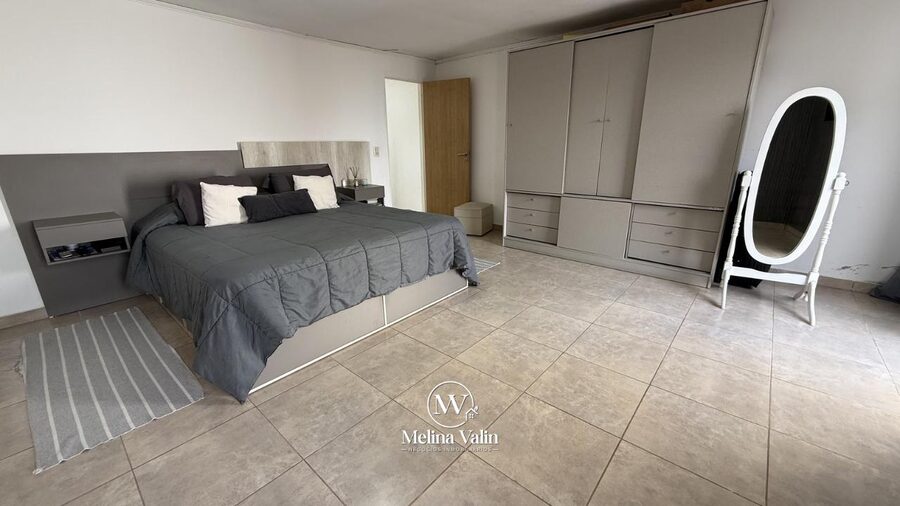 HERMOSO DUPLEX EN ORO VERDE, 2 DORM, COCHERA, PATIO Y PISCINA.