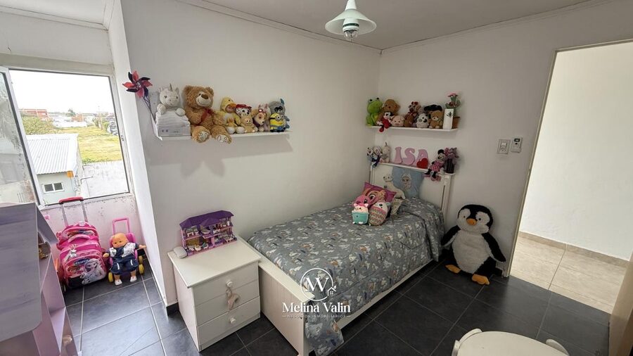 HERMOSO DUPLEX EN ORO VERDE, 2 DORM, COCHERA, PATIO Y PISCINA.