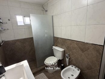 HERMOSO DUPLEX EN ORO VERDE, 2 DORM, COCHERA, PATIO Y PISCINA.