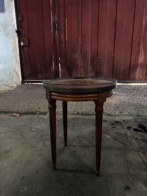 Mesita circular Luis XV