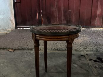 Mesita circular Luis XV