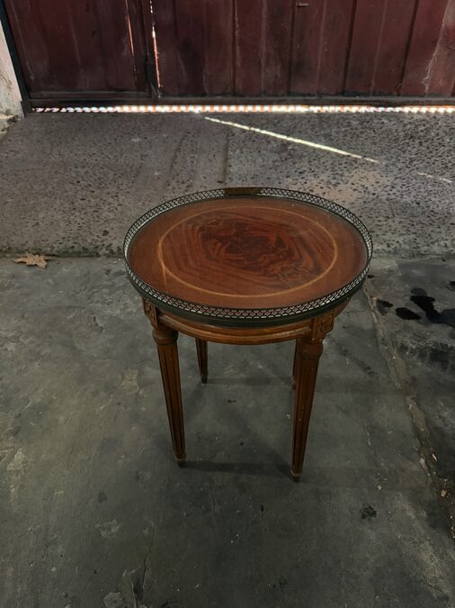 Mesita circular Luis XV