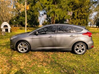 Ford Focus -  version full - 55.000 km - Particular.  2017.