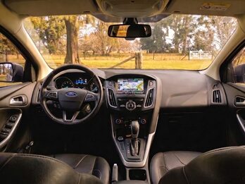 Ford Focus -  version full - 55.000 km - Particular.  2017.