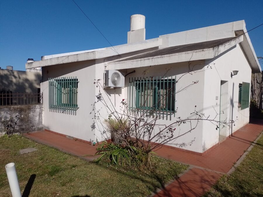 ALQUILO CASA DE 2 DORMITORIOS