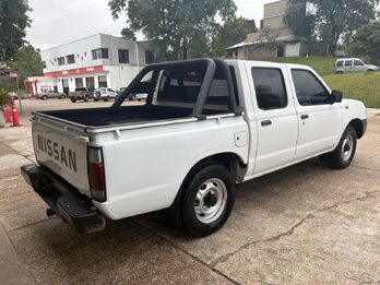 NISSAN Frontier 2.5 NP300 4x2