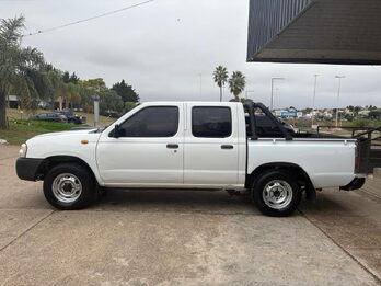 NISSAN Frontier 2.5 NP300 4x2