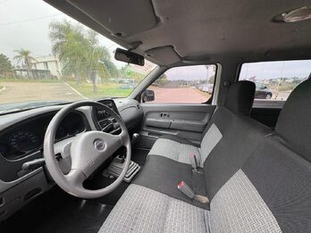 NISSAN Frontier 2.5 NP300 4x2