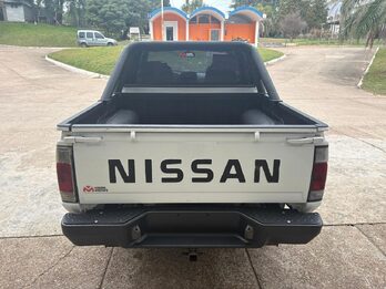 NISSAN Frontier 2.5 NP300 4x2