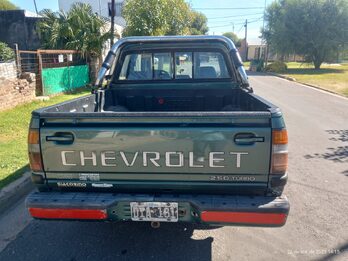 VENDO CAMIONETA CHEVROLET LUV 2,5 DIESEL